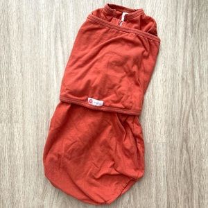 Embé 2 way newborn swaddle in rust